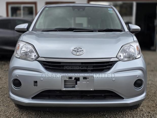 Toyota Passo 1.0 FWD 2019 Silver