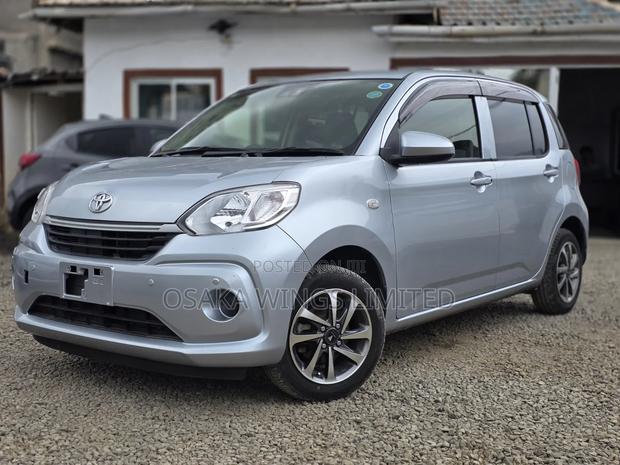 Toyota Passo 1.0 FWD 2019 Silver