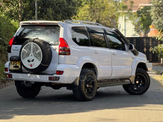Toyota Land Cruiser Prado 2006 White