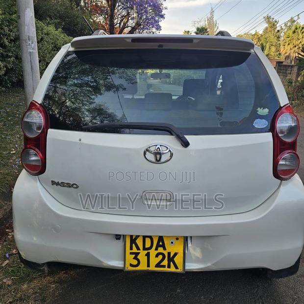 Toyota Passo 1.0 FWD 2013 White