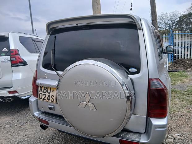 Mitsubishi Pajero 2006 Silver