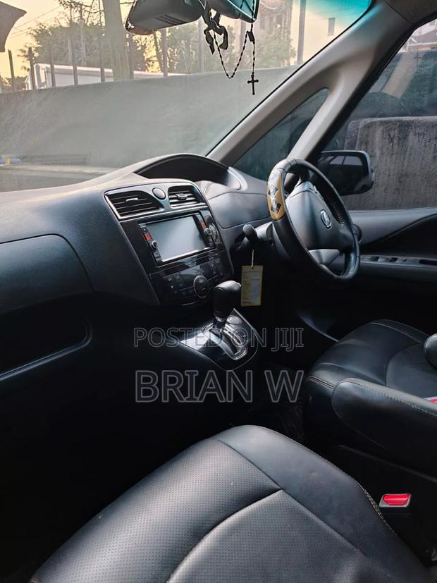 Nissan Serena 2015 Black