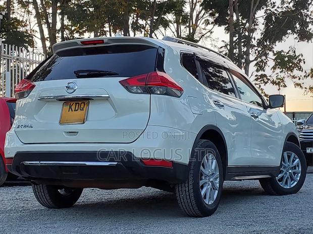 Nissan X-Trail 2.0 Petrol AWD 2017 White