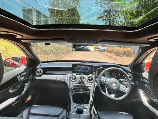 Mercedes-Benz C200 2019 Red