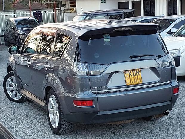 Mitsubishi Outlander 2010 Gray
