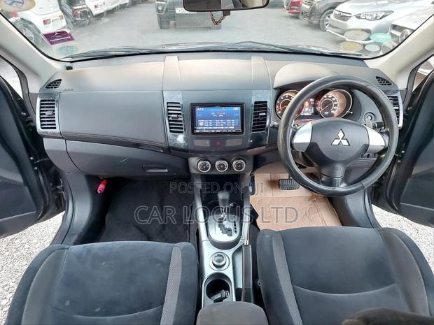 Mitsubishi Outlander 2010 Gray