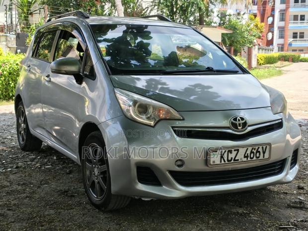 Toyota Ractis 2013 Silver