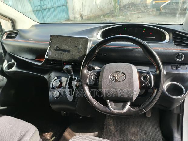 Toyota Sienta 2016 White