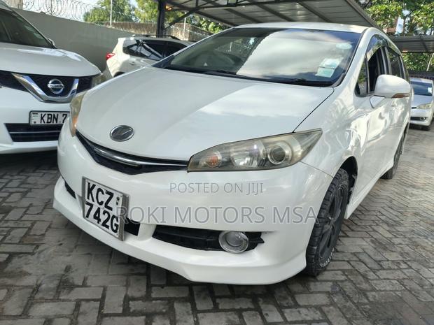 Toyota Wish 2013 Off white