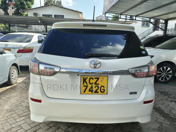 Toyota Wish 2013 Off white