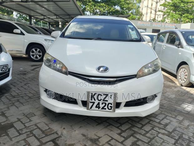 Toyota Wish 2013 Off white