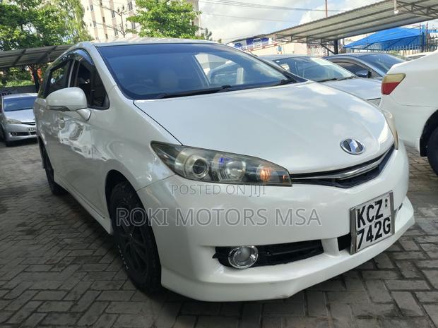 Toyota Wish 2013 Off white