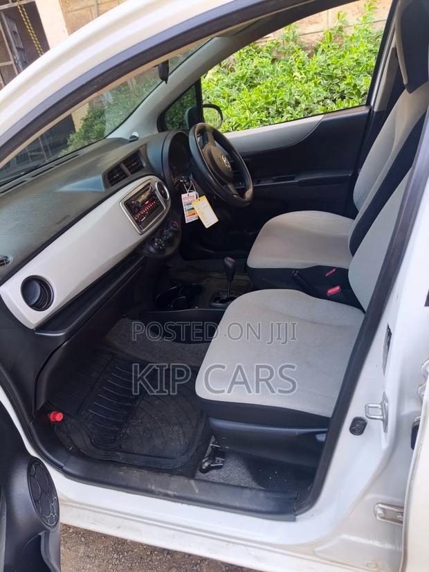 Toyota Vitz 1.3 FWD 5dr 2013 White