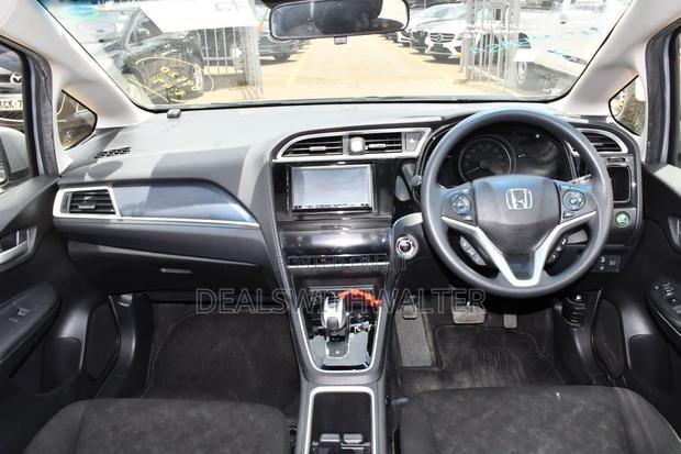Honda Fit Shuttle 1.5 Hybrid 2WD 2019 Gray