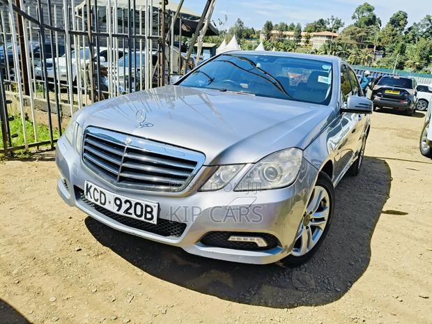 Mercedes-Benz E250 2010 Blue