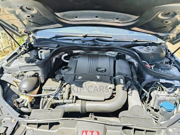 Mercedes-Benz E250 2010 Blue