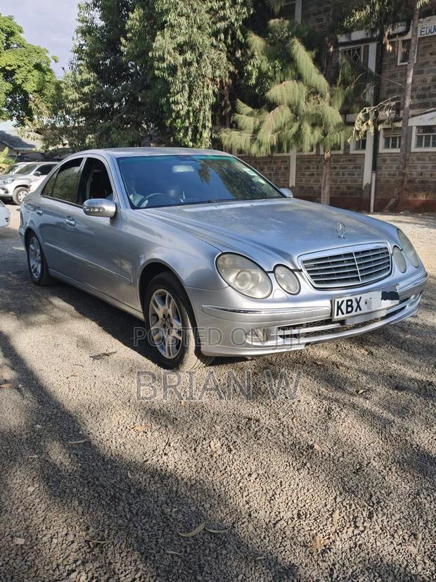 Mercedes-Benz 280E 2010 Silver