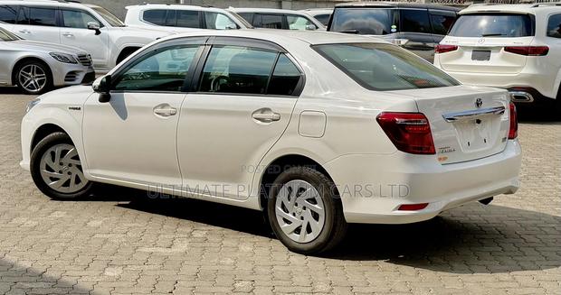 Toyota Axio 1.5 Hybrid 2WD 2019 White