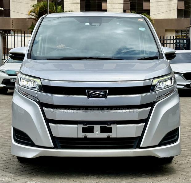 Toyota Noah 2.0 FWD (8 Seater) 2019 Silver
