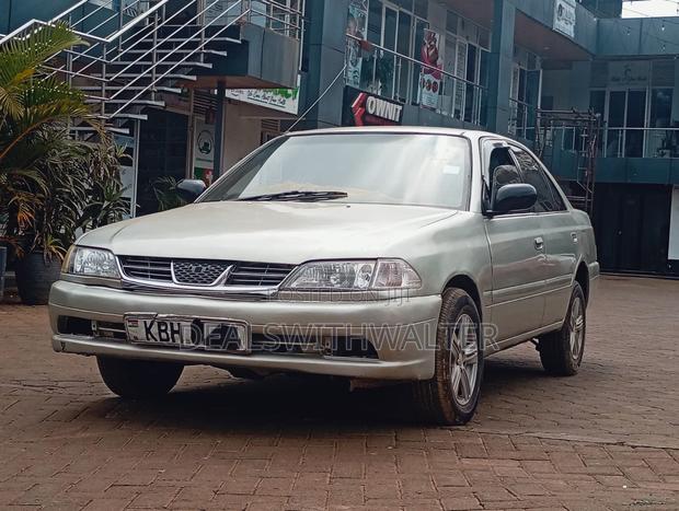 Toyota Carina 1.5 FWD Sedan 2001 Silver