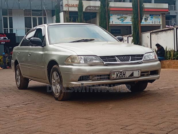 Toyota Carina 1.5 FWD Sedan 2001 Silver