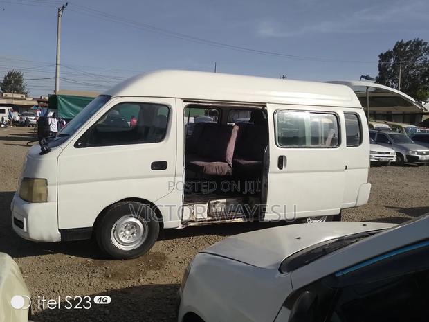 Nissan Caravan 2004 White