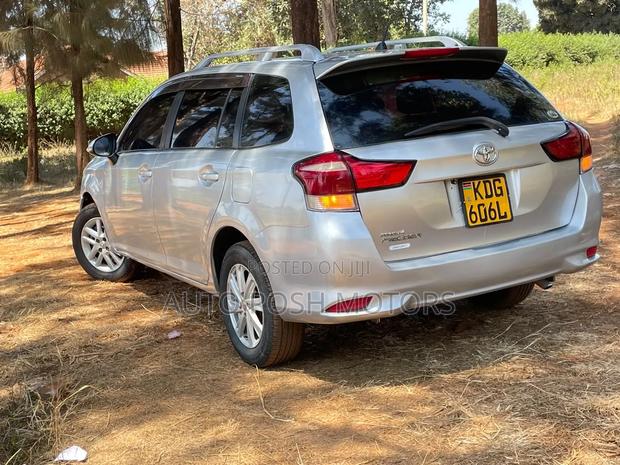 Toyota Corolla Fielder 2015 Silver