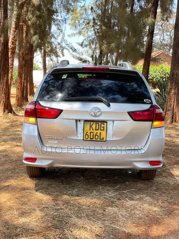 Toyota Corolla Fielder 2015 Silver