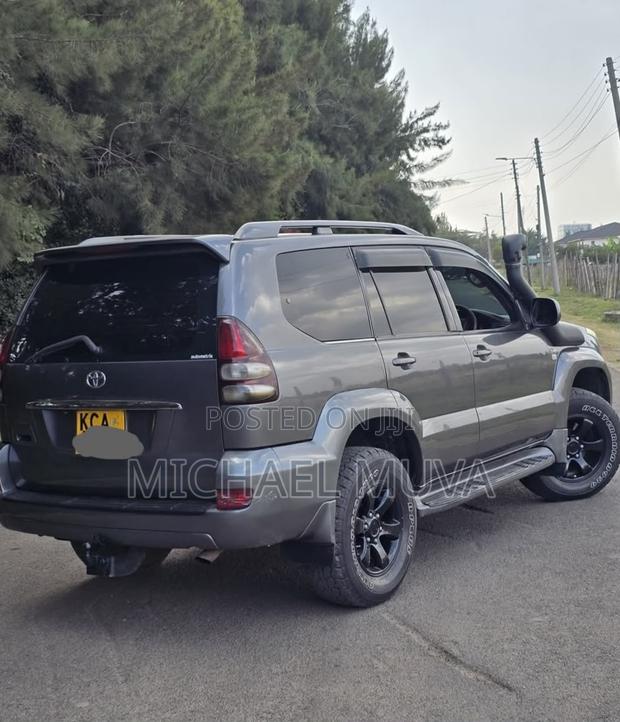 Toyota Land Cruiser Prado 3.0 D-4D 5dr 2007 Gray