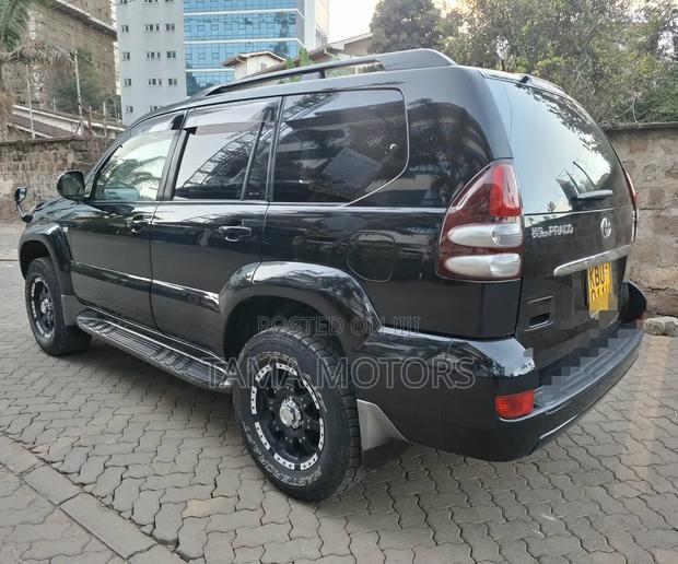 Toyota Land Cruiser 2006 Black