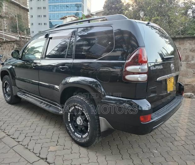 Toyota Land Cruiser 2006 Black