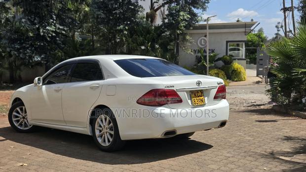 Toyota Crown 2009 White