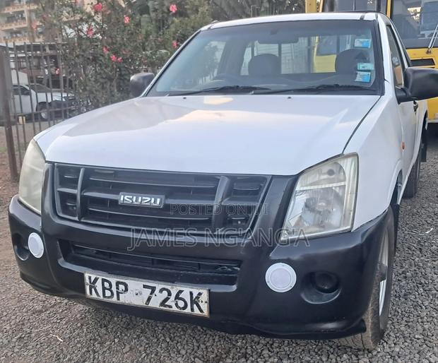 Isuzu D-MAX 2010 White