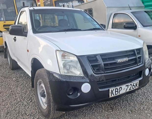 Isuzu D-MAX 2010 White