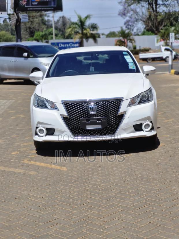 Toyota Crown 2015 White