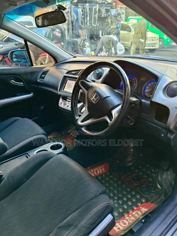 Honda Stream 1.7i ES 2012 Gray
