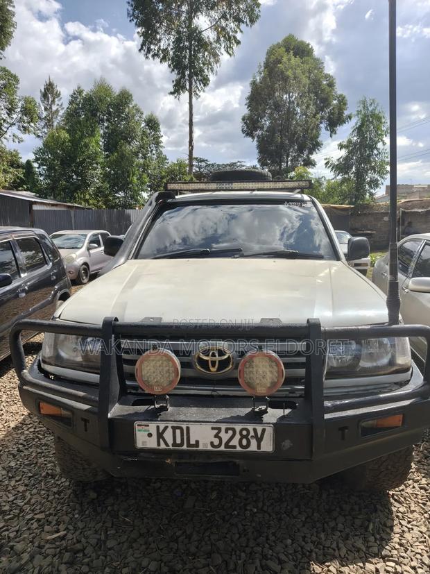Toyota Land Cruiser Prado 4.0 V6 3dr 2004 White