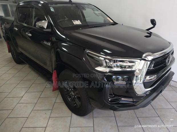 Toyota Hilux 2021 Black