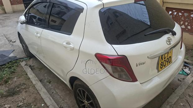 Toyota Vitz 1.3 FWD 5dr 2012 White