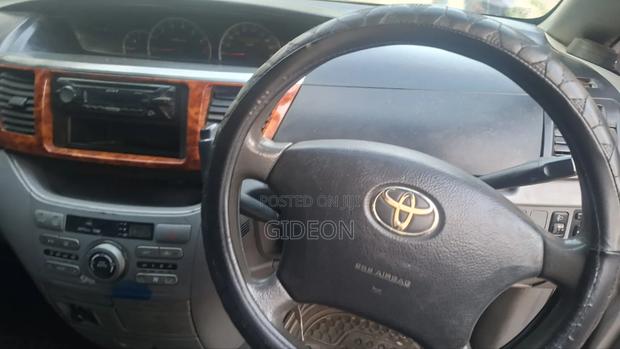 Toyota Noah 2.0 158hp FWD (8 Seater) 2008 Silver