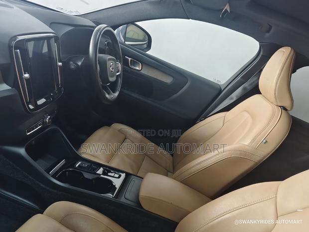 Volvo XC40 2020 Blue