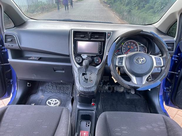 Toyota Ractis 2016 Blue