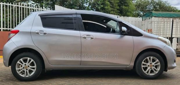 Toyota Vitz 1.3 FWD 5dr 2013 Silver