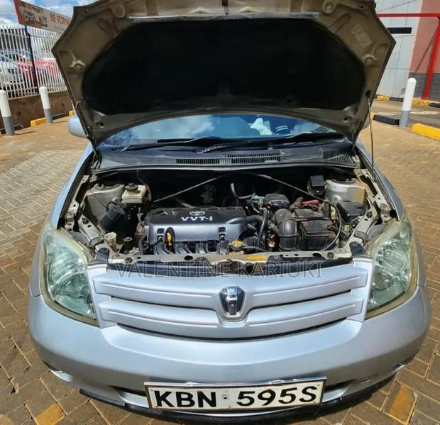 Toyota IST 2003 Silver