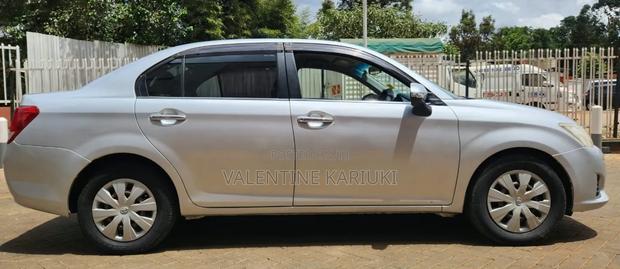 Toyota Axio 1.5 X 2WD 2012 Silver