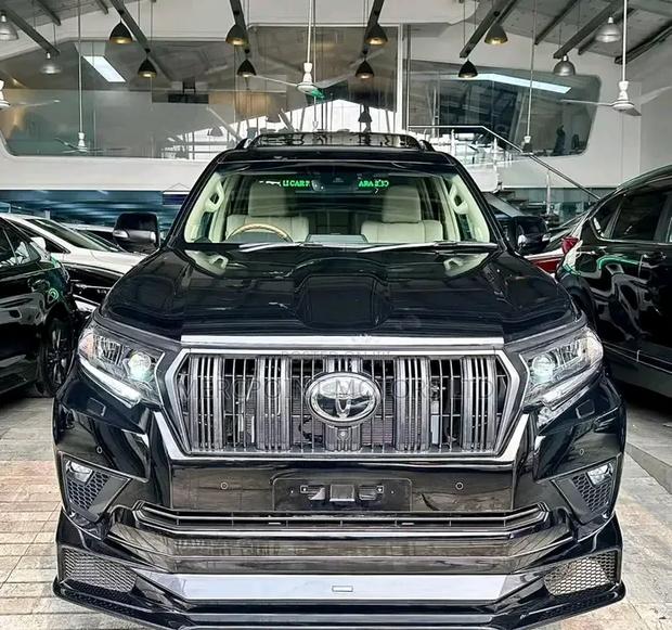 Toyota Land Cruiser Prado 2.7 2022 Matt Black