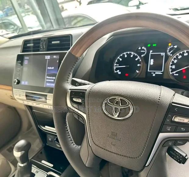 Toyota Land Cruiser Prado 2.7 2022 Matt Black