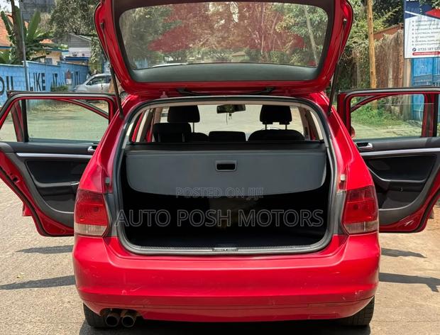 Volkswagen Golf 2013 Maroon