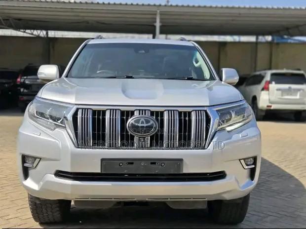 Toyota Land Cruiser Prado 2.8 2020 Silver