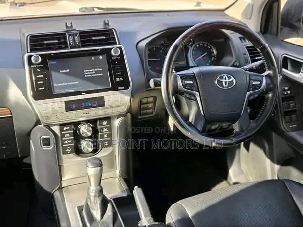 Toyota Land Cruiser Prado 2.8 2020 Silver